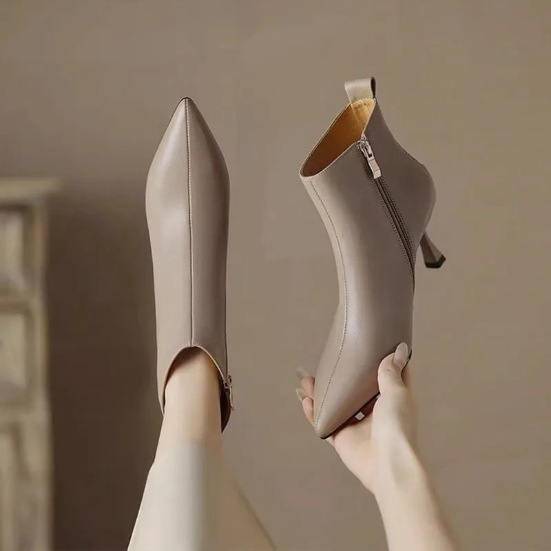Alberte | Støvletter med kitten heel