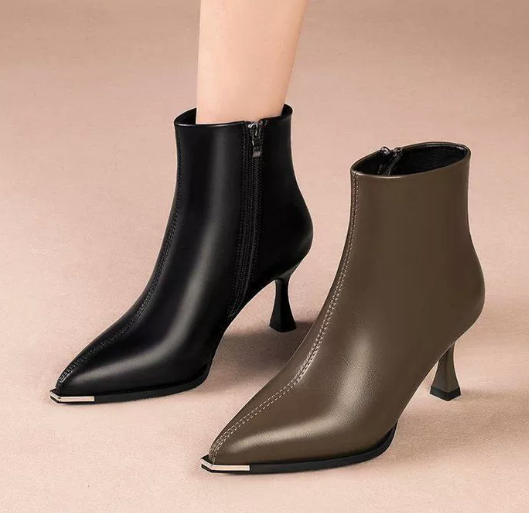 Alberte | Støvletter med kitten heel