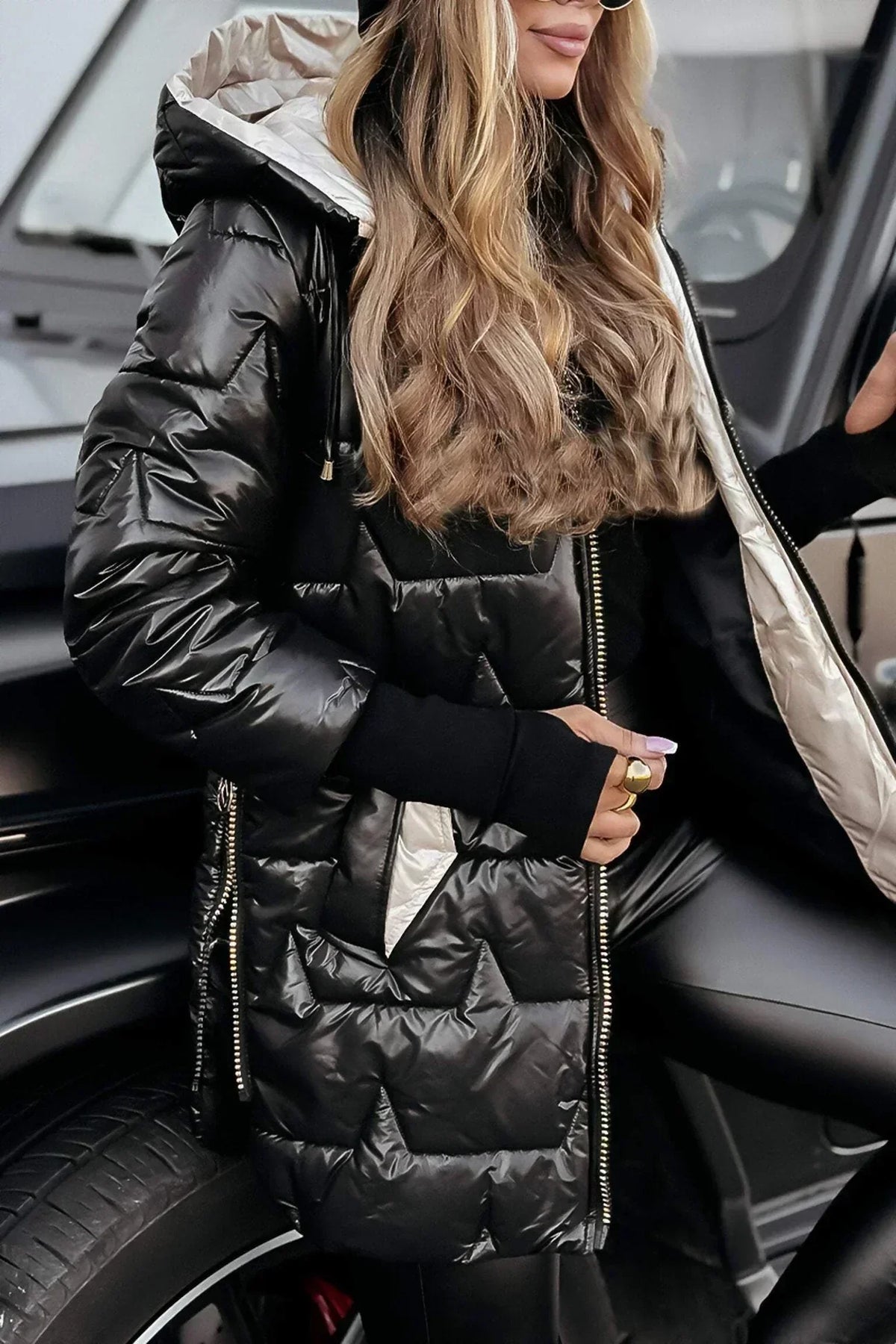 Thyra | Modern Hooded Timeless Puffer Jacket